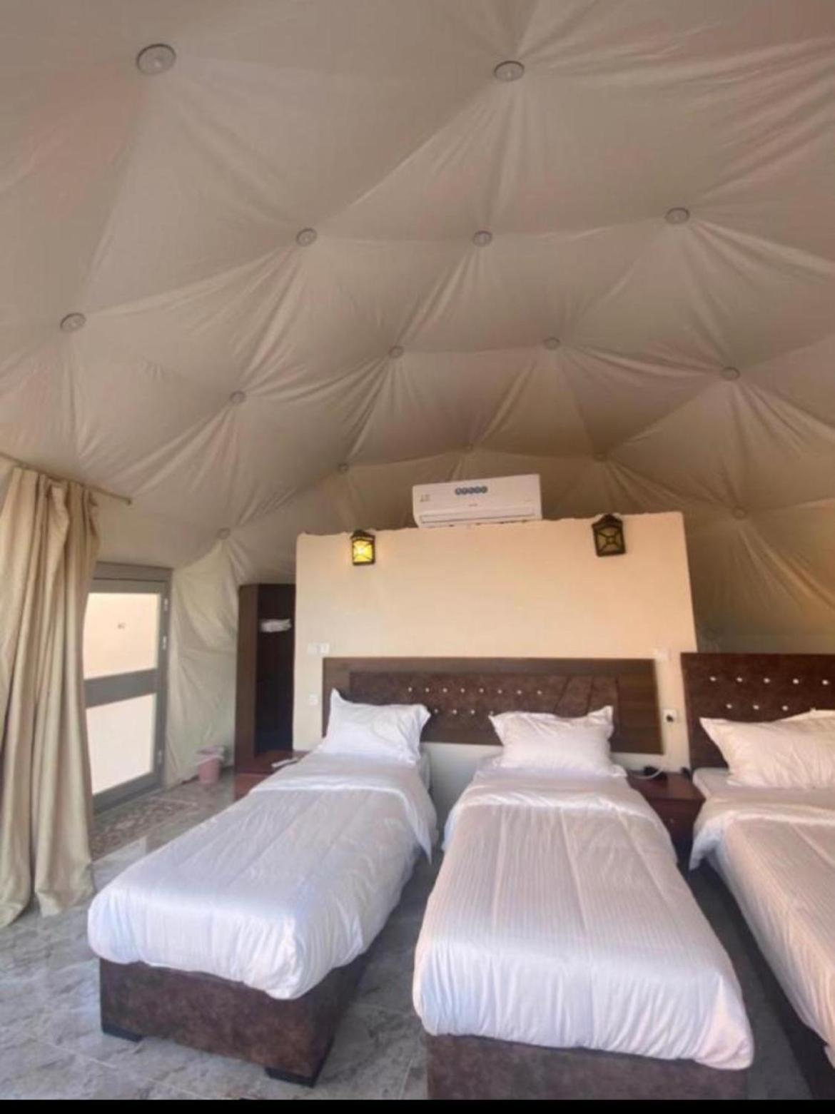 Holiday Inn Luxury Camp Wadi Rum Exterior foto