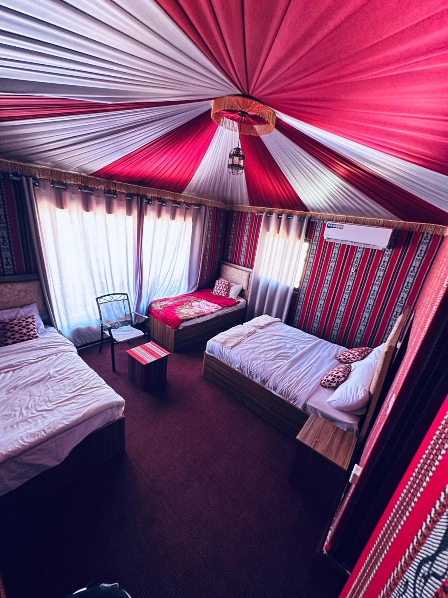 Holiday Inn Luxury Camp Wadi Rum Exterior foto
