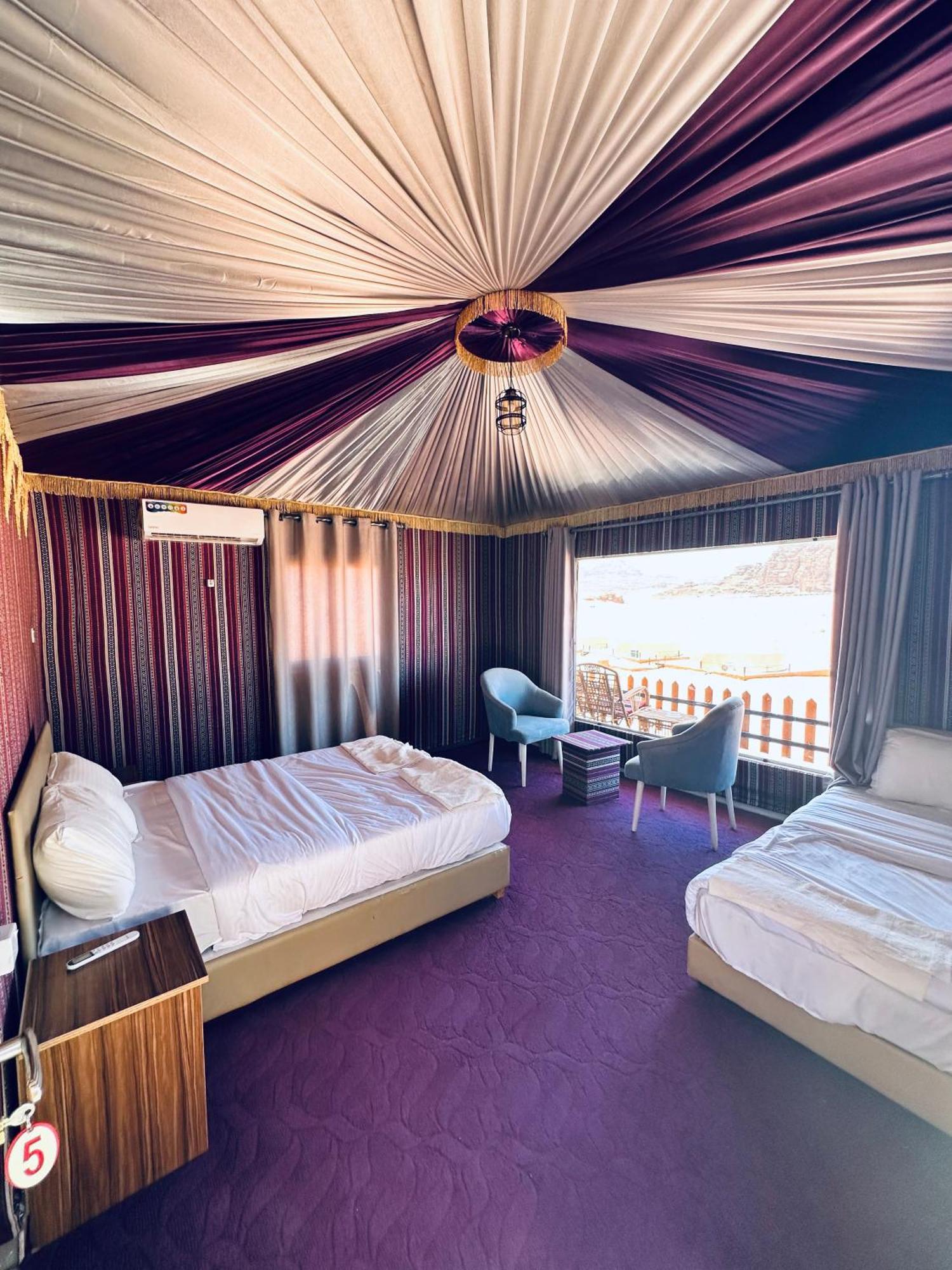 Holiday Inn Luxury Camp Wadi Rum Exterior foto